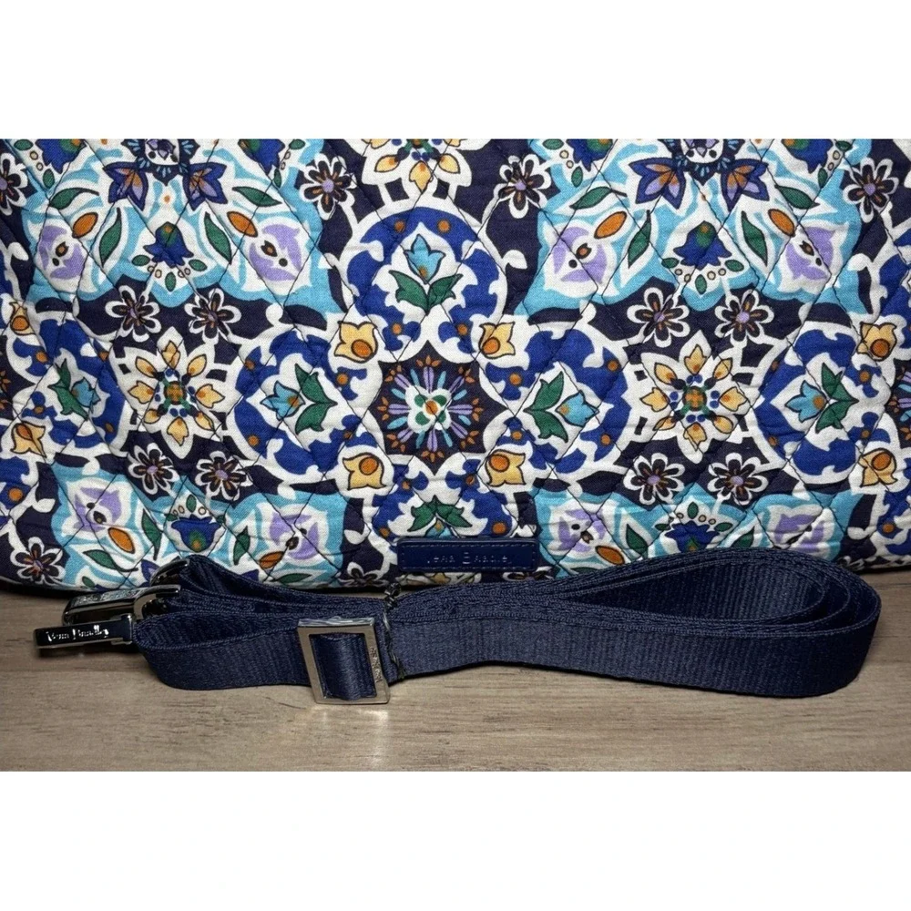 Vera Bradley Lisbon Medallion Cool Laptop Bag Case 14" Blue White - Picture 2 of 6